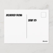 ケーキの後ろに立つ鳥帽子をかぶったフクロウ ポストカード (裏面)