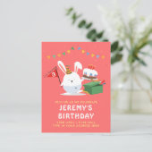 ケーキの誕生日パーティーで可愛い太ったリトルバニー インビテーションポストカード (スタンド正面)