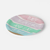 ケーキを持って ペーパープレート (アングル)