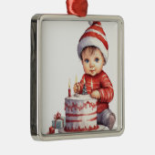 ケーキを赤く染めたかわいい小さなベビー メタルオーナメント (右)