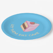 ケーキ食べを丸く切る    ペーパープレート (アングル)