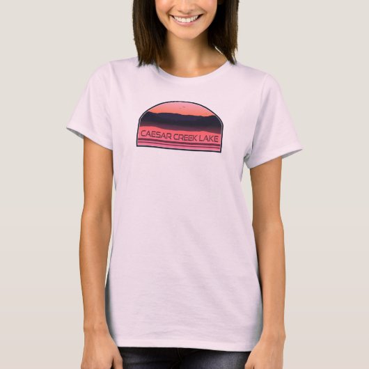 ケーザー・クリーク湖 オハイオ州 赤い日の出 Tシャツ (正面)