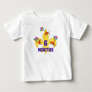 ケージャンのベビーの誕生日のマイル標石 ベビーTシャツ