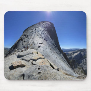ケーブルの底から半円屋根 – Yosemite マウスパッド