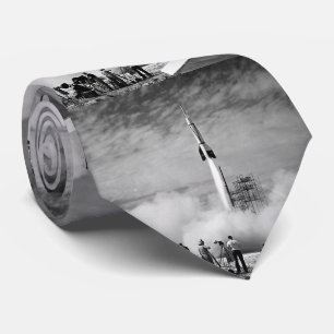 ケープカナベラルでの最初のロケット打ち上げ ネクタイ