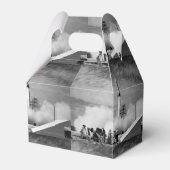 ケープカナベラルで初めて打ち上げられたロケット フェイバーボックス (正面サイド)