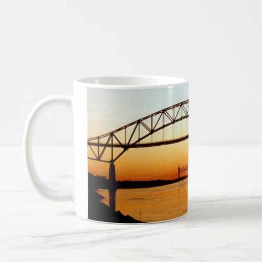 ケープコッドのボーン橋 コーヒーマグカップ (左)