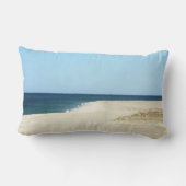 ケープコッドの砂、海、空 ランバークッション (裏面)
