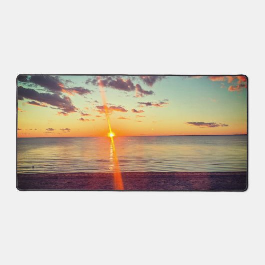 ケープコッドビーチの夕日写真 デスクマット (正面)