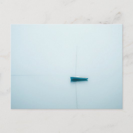 ケープコッド、霧がかった朝の帆船 ポストカード (正面)