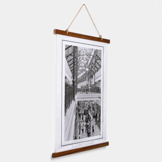 ケープタウンカナルウォークモノクロライフ 吊り下げ型タペストリー (傾斜あり)