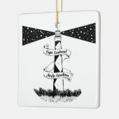 ケープルックアウトライトハウスブラックアンドホワイト セラミックオーナメント (左)