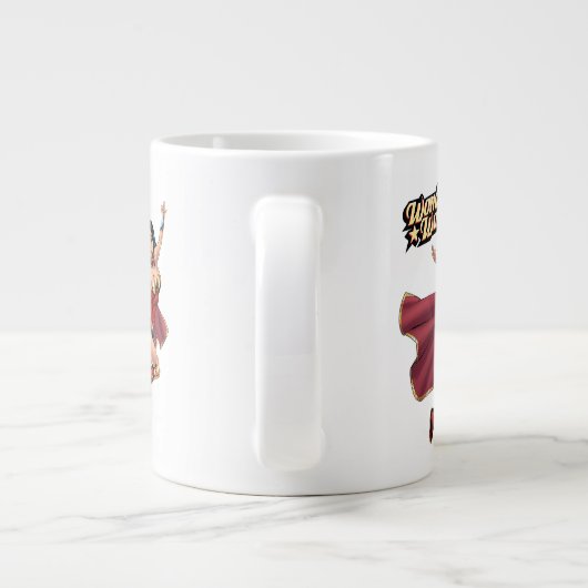 ケープ疑問に思を着た女性 ジャンボコーヒーマグカップ (裏面)