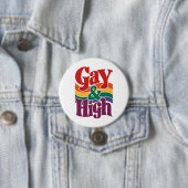 ゲイでハイなレトロLGBTQプライドフラッグ 缶バッジ (インサイチュ)