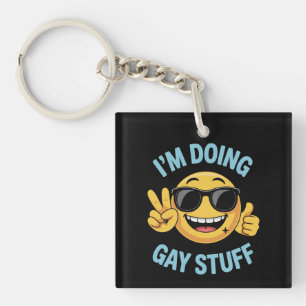 ゲイなことをしています ミーム 楽しいLGBTQプライド キーホルダー