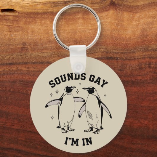 ゲイのペンギンの音がゲイなのさ ヴィンテージ クィア LGBTQ キーホルダー (正面)