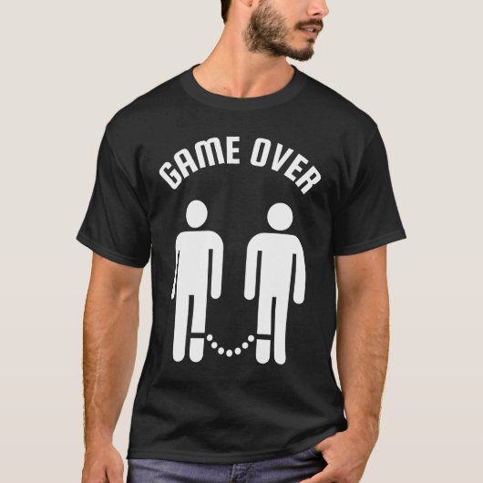 ゲイの結婚おもしろいをめぐるゲーム Tシャツ (正面)