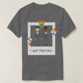 ゲイカップルたった今結婚しましたレインボー結婚LGB Tシャツ (デザイン正面)