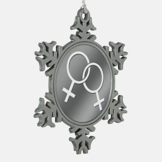 ゲイプライドオーナメントパーソナライズされたレズビアンラブギフト スノーフレークピューターオーナメント (左)