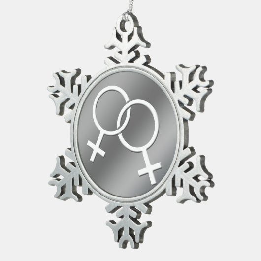 ゲイプライドオーナメントパーソナライズされたレズビアンラブギフト スノーフレークピューターオーナメント (右)