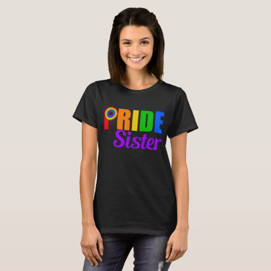 ゲイプライドシスターレインボーレタリングLGBTQ Tシャツ (正面フル)