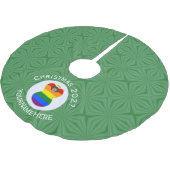 ゲイプライドブラウンスキンエンジェルクリスマスフラッグパーソナル ブラッシュドポリエステルツリースカート (アングル)