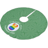 ゲイプライドブロンデエンジェルクリスマスパーソナライズされた国旗 ブラッシュドポリエステルツリースカート (アングル)