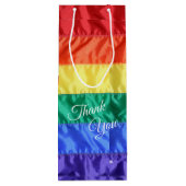 ゲイプライドレインボー国旗LGBT LGBTQレインボーストライプズ ワインギフトバッグ (裏面)