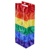ゲイプライドレインボー国旗LGBT LGBTQレインボーストライプズ ワインギフトバッグ (正面アングル)