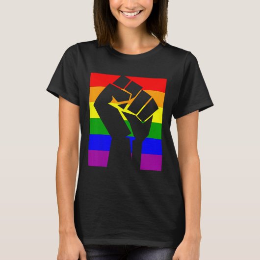 ゲイプライドレジスト拳レインボーフラッグLgbtqシャツ1 Tシャツ (正面)