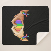 ゲイプライド衣料品LGBTレインボーフラッグハートユニコーン シェルパブランケット (正面(横))
