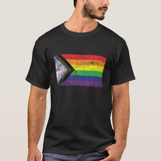 ゲイプライドLGBQレインボー国旗トランスジェンダー誇りを持ったすべて Tシャツ (正面)
