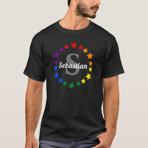 ゲイプライドLGBTレインボー星名モノグラムイニシャル Tシャツ
