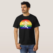 ゲイプライドLOVE in Kanji and 中国の LGBTQプライド Tシャツ (正面フル)