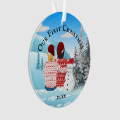 ゲイレズビアンカップル醜いセーター写真雪だるま オーナメント (正面)