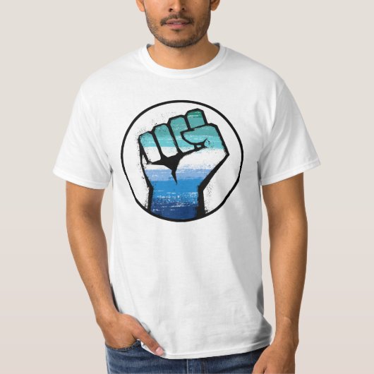 ゲイ男性プライドの拳Tシャツ Tシャツ (正面)