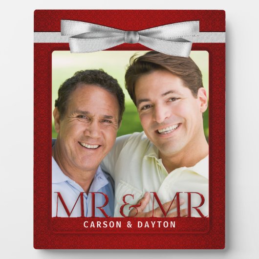 ゲイ結婚の赤い写真枠とMr. フォトプラーク (正面)