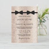 ゲイ結婚ズダブルボウタイモダンアイボリー金ゴールド 招待状 (スタンド正面)