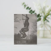 ゲイ興味かわいい若いアスリートだましのまわりに ポストカード (スタンド正面)