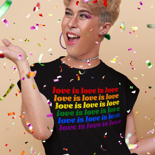 ゲイLGBTレインボープライドフラッグラブイズラブ Tシャツ