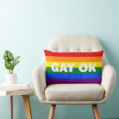 ゲイOKビッグステートメントLGBTゲイプライドレインボー国旗 ランバークッション (椅子)