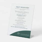 ゲストキッチンダークグリーン不動産レンタル事業 台座サイン (正面)