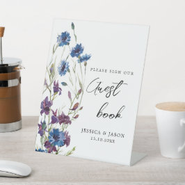 ゲストブックにダスティブルーのサインをしてく王室のださい 台座サイン