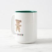 ゲッおもしろいト焼いたジンガーブレッドウーマンホリデー引用文 ツートーンマグカップ (正面左)