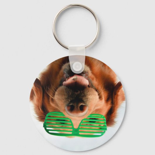 ゲッティイメージ |メガネをかけた犬 キーホルダー (正面)