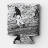 ゲレンデに乗る – スノーボードとスキー 缶クーラー (正面)