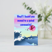 「ゲーテッドコミュニティに引っ越したって聞いた」はがき 案内ポストカード (スタンド正面)