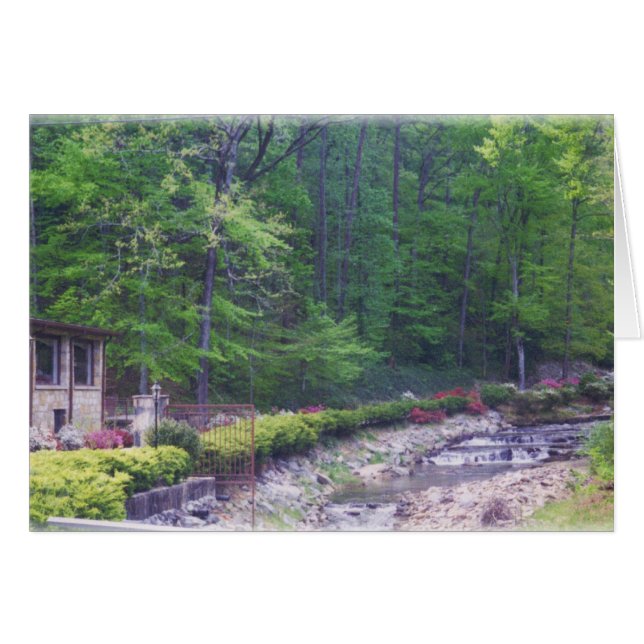 ゲートのコテージ、春 (正面横)