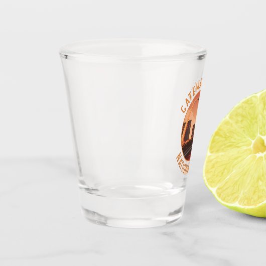 ゲートウェイアーチナショナルパークレトロ動揺してサークル ショットグラス (左)