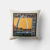 ゲートウェイアーチ |ミズーリ、セントルイス クッション (裏面)